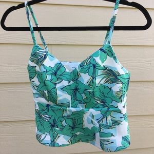 NWOT Tropical print blouse
